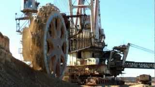 Giant machines. The work walking bucket wheel excavator. Работа роторного экскаватора.