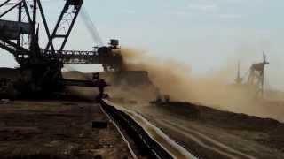 Giant machines. The work walking bucket wheel excavator. Роторный экскаватор в работе